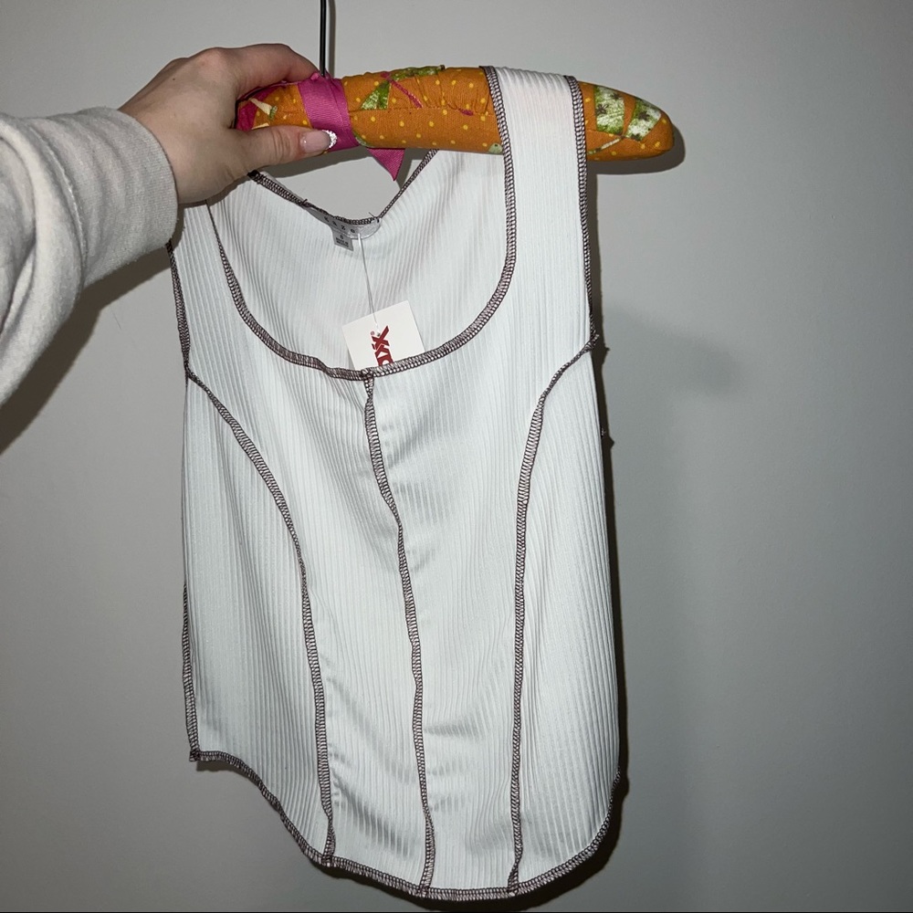 White crop top never worn